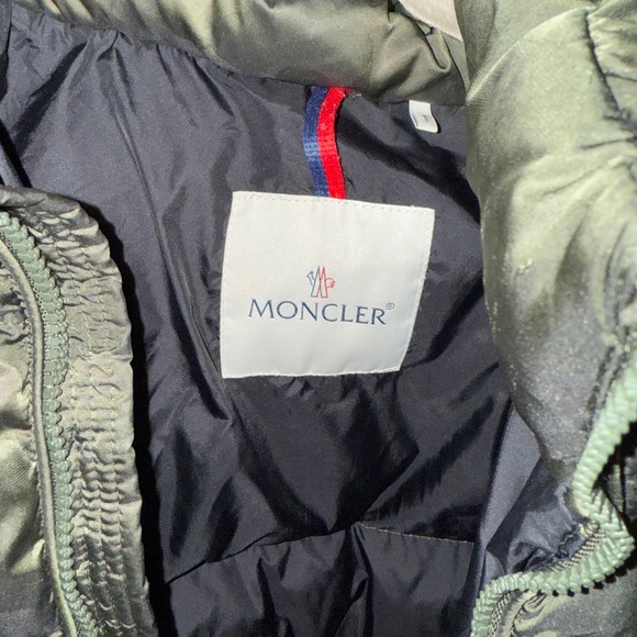 Moncler Boys Size 14 Camo Puffer - Picture 3 of 13